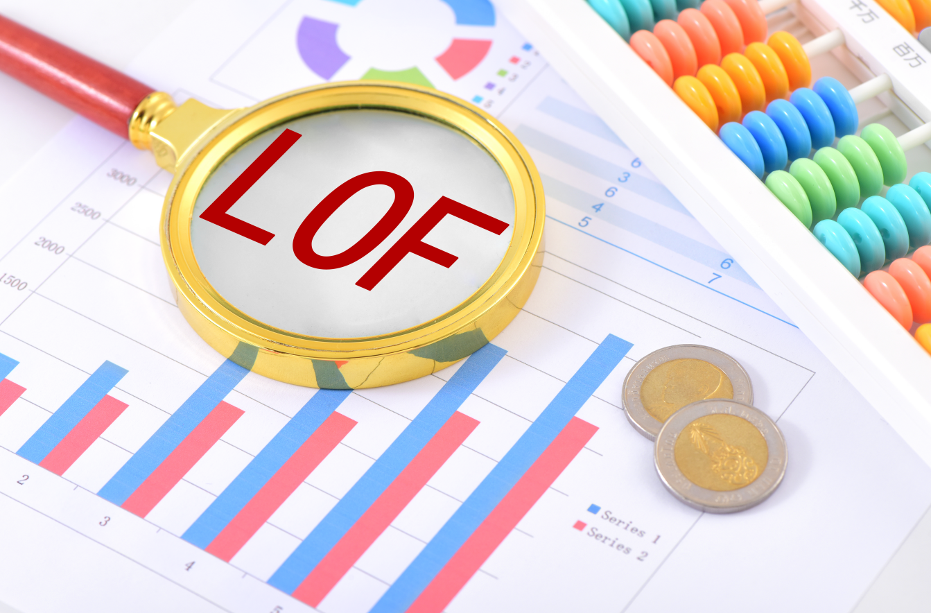 有基民浮亏60%！国投白银LOF净值罕见调整，基民受损，律师：涉嫌违反基金法