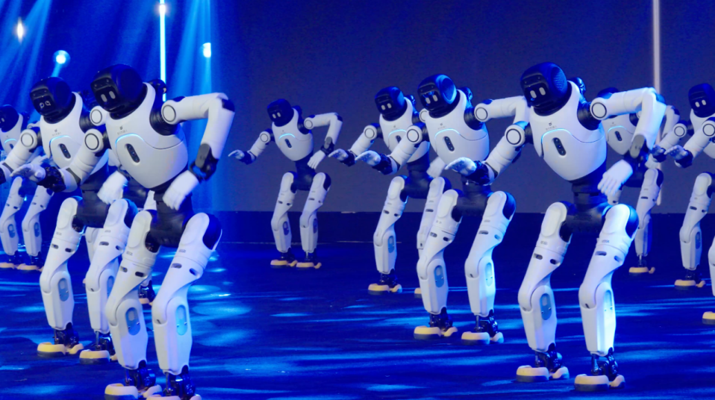 当钢铁开始翩翩起舞，机器人离成为家庭伙伴还有多远？