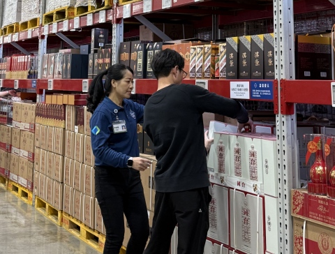 春节档白酒打响“以价换量”战：消费者在山姆囤茅台，销售21分钟开出万元大单