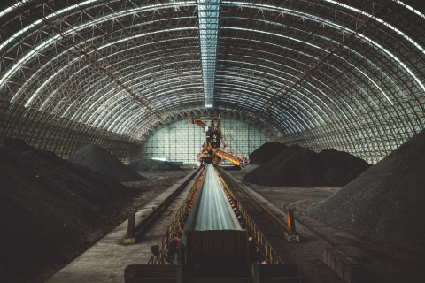 江钨装备钨业“急转身”：弃煤未稳又押注超18亿元并购，业绩将迎四连亏股价却创新高