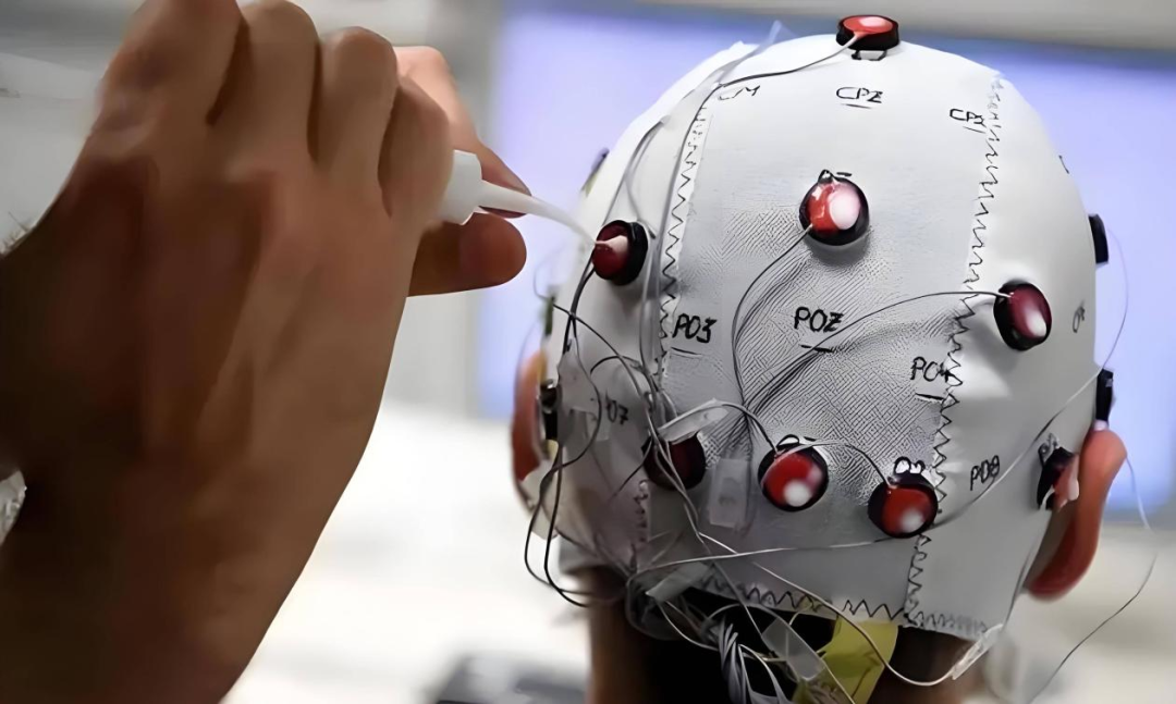 脑机接口的 2026：量产将至，难题仍在