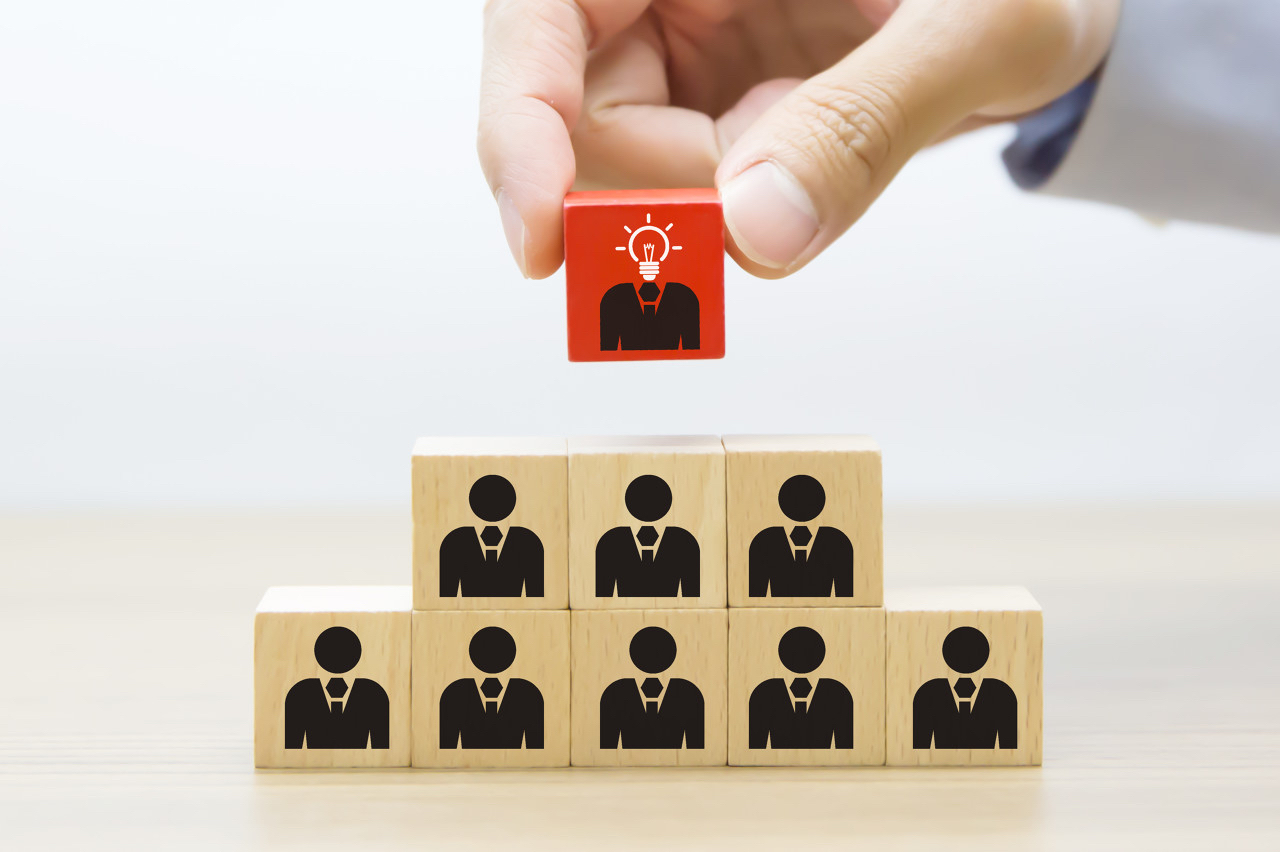 A股上市银行最年轻董事长来了！“准80后”庄灵君掌舵宁波银行，冯培炯任行长