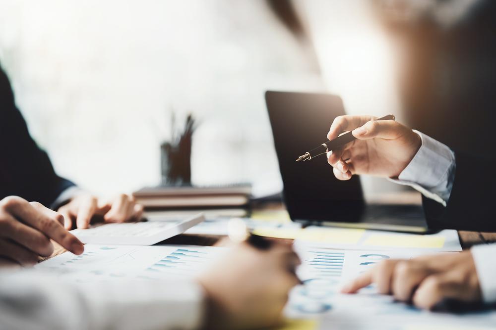 退税季背后的税优健康险变局:产品矩阵成型、“C位转移”, 护理险成险企布局切口