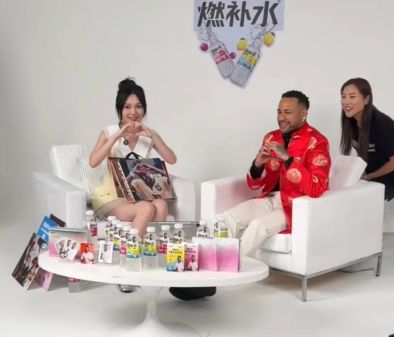 内马尔跨界做饮料：带货电解质水并深度参与研发，一小时卖了75万元
