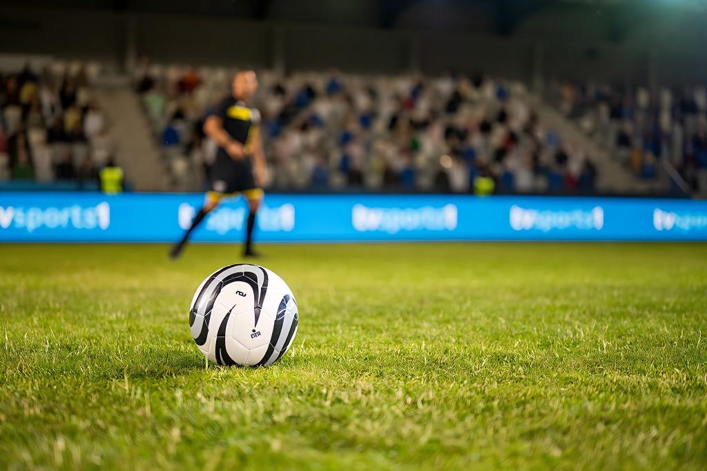 酒企疯狂“踢球”：“河南酒王”仰韶冠名中超球队，今世缘再押注“苏超”