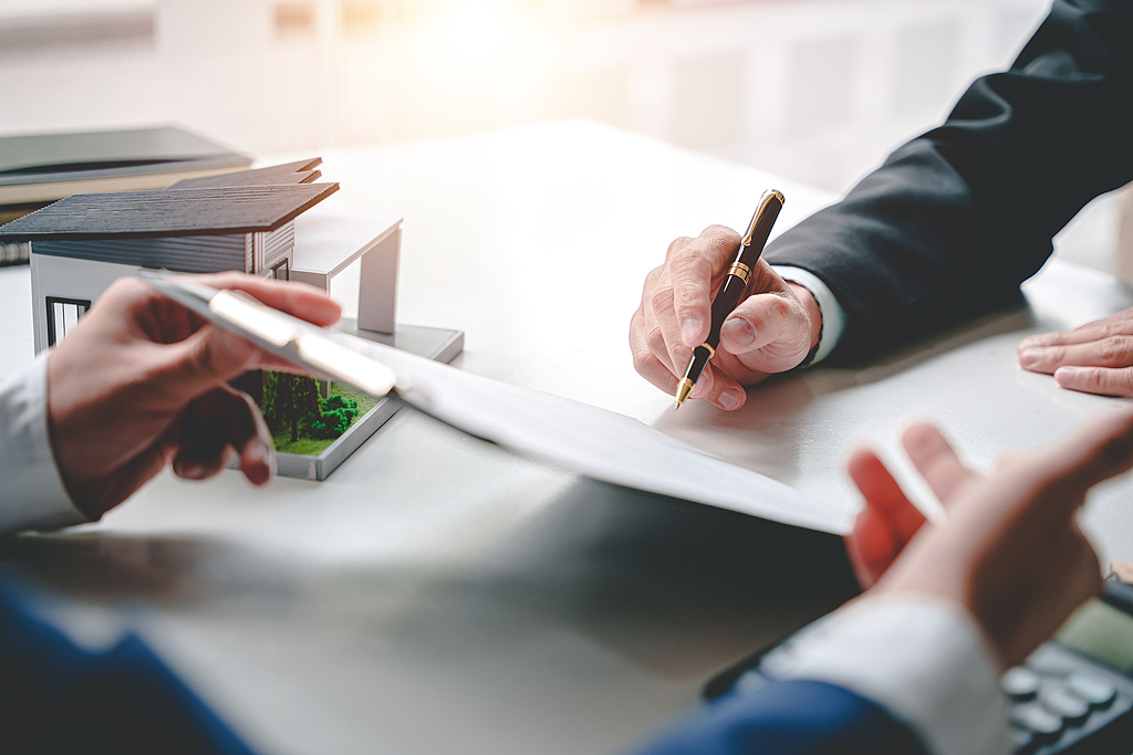 独家揭露:“医保二次报销”“惠民医疗升级”?话术引流后暗藏“xx保”矩阵诱导投保陷阱|蓝鲸315