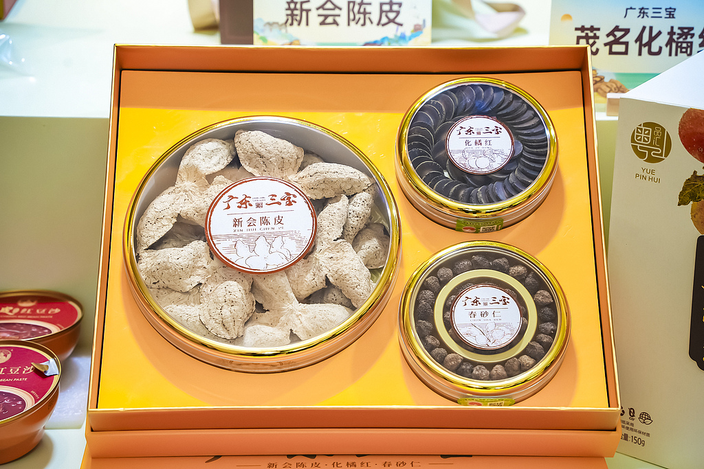 全国两会｜多位委员热议“药食同源”：宣传合规、标准缺位待解，企业抢跑“养生”赛道