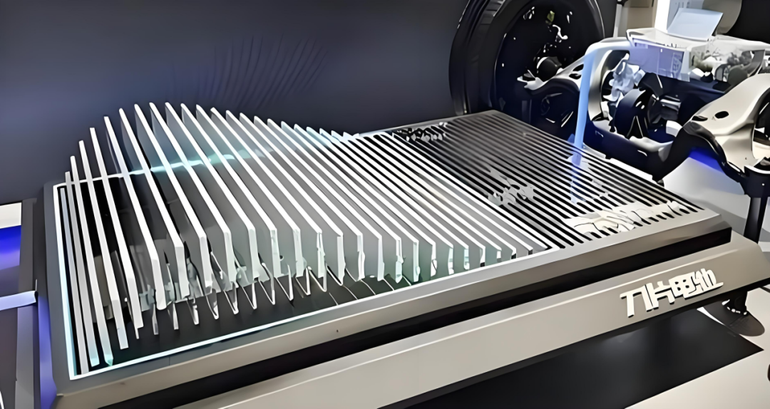 闪充技术发布，比亚迪与磷酸铁锂的七年