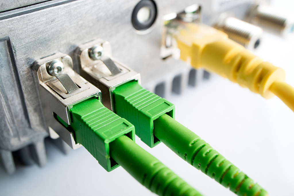 背靠“海信系”冲刺港股IPO，纳真科技陷关联依赖困局，净利跳崖、财务风险凸显