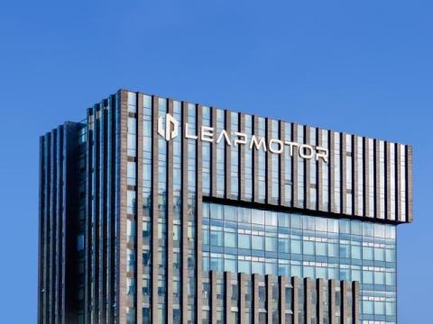 零跑汽车公布2025年财报:连续两年销量翻倍,首次实现全年度盈利