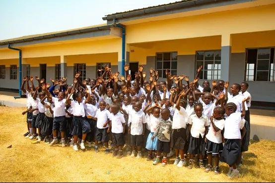 以教育为抓手，洛阳钼业全球各矿区持续践行高标准ESG理念