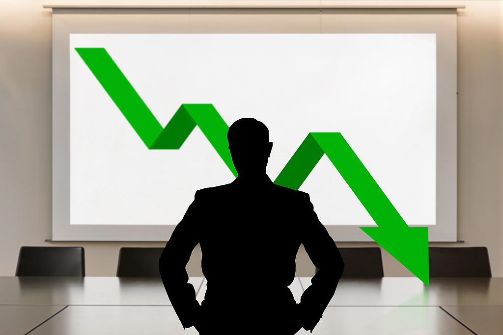 猪价下跌饲料飞涨，养猪业遭遇“两头挤压”