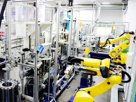 数字化转型再突破，万向钱潮获评“智能工厂+AI”应用标杆