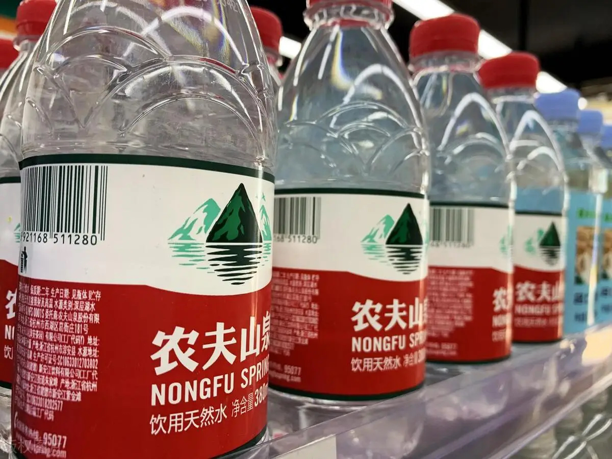 主动给电商“踩刹车”，农夫山泉交出史上最佳财报