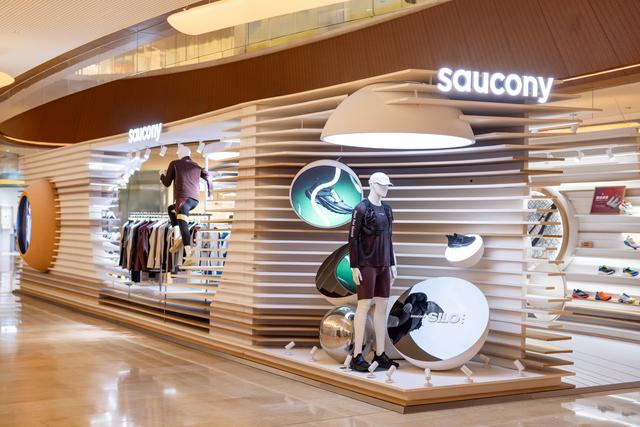 特步公布2025年全年业绩：多条线成果显著，现金流净增73.4%