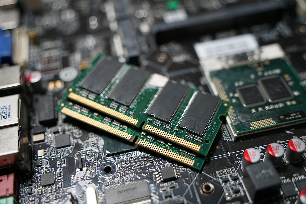 调查｜内存“闪崩”：经销商的炒股游戏