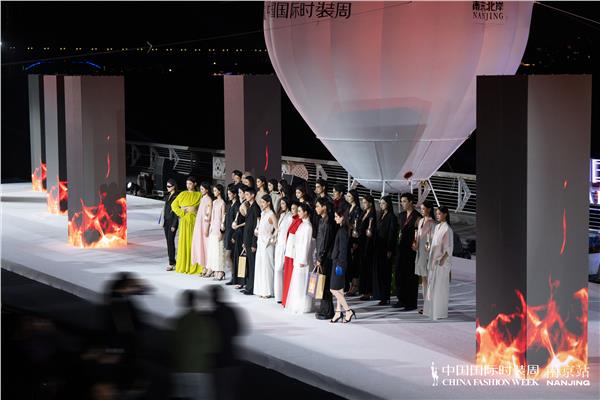 梦之蓝M9登国际时装周T台：一场匠心与美学的共振