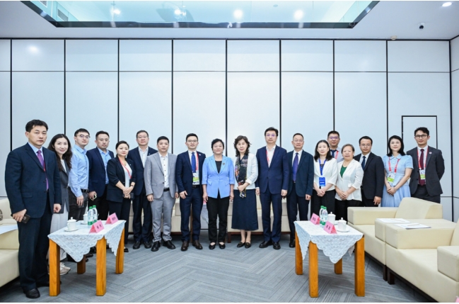 海南省谢京副省长会见药易购董事长，共话医疗健康产业合作新机遇