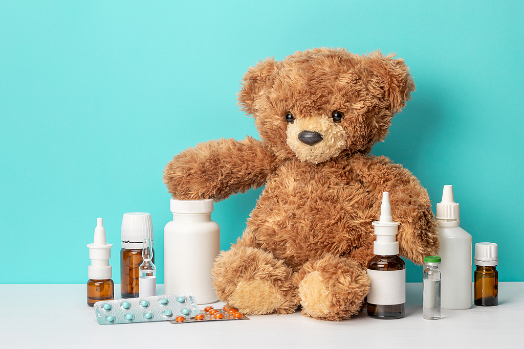 一品红2025年归母净利润亏损3.38亿元，产品营收全线下滑，遭遇5.28亿天价索赔