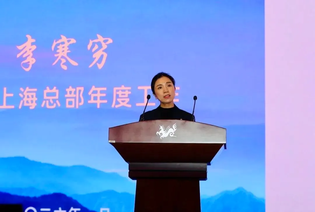 二代独女李寒穷接班“男装第一股”:投资比卖衣服挣钱,雅戈尔摸着安踏过河