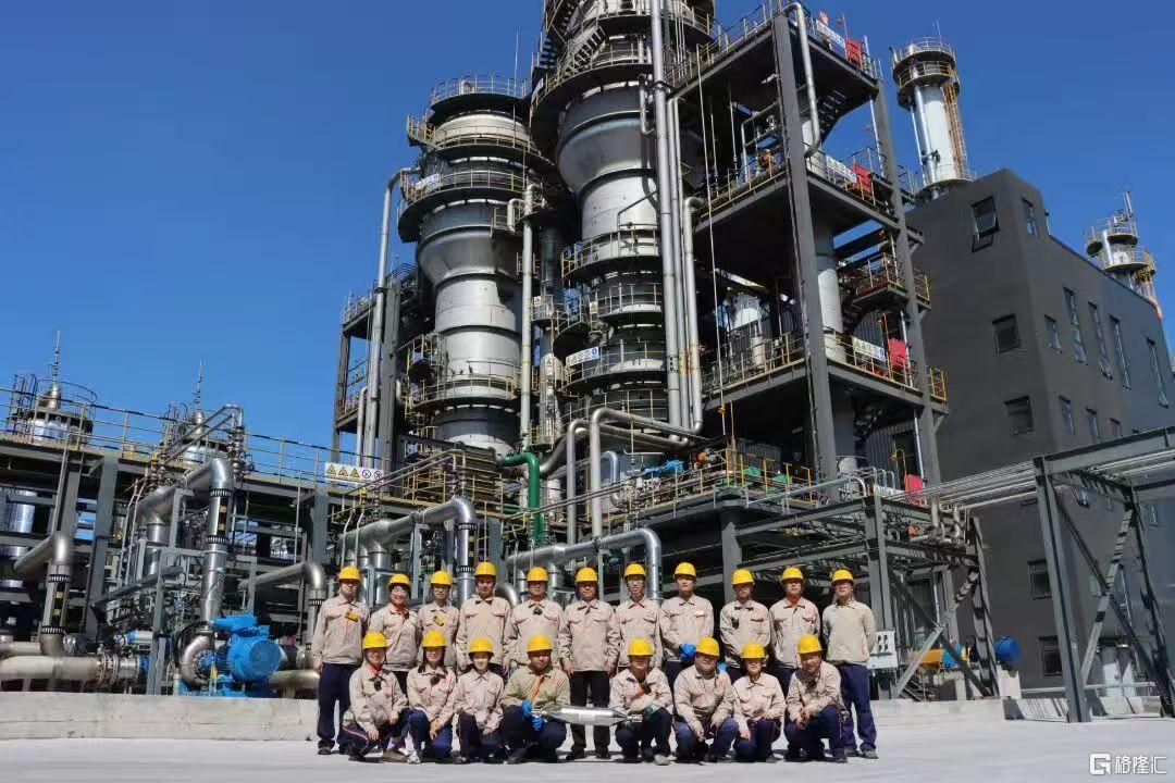 历史性一刻：全球首个CO₂直接生物合成乙醇项目试产，首钢朗泽涨超17.6%领跑港股
