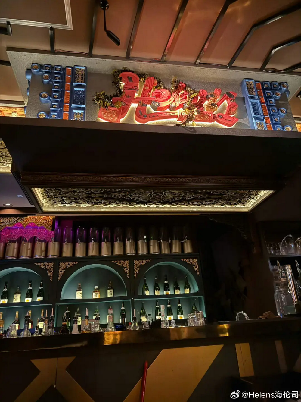 海伦司小酒馆痛失中文名，市值跌超9成，遍地bistro生意不好做