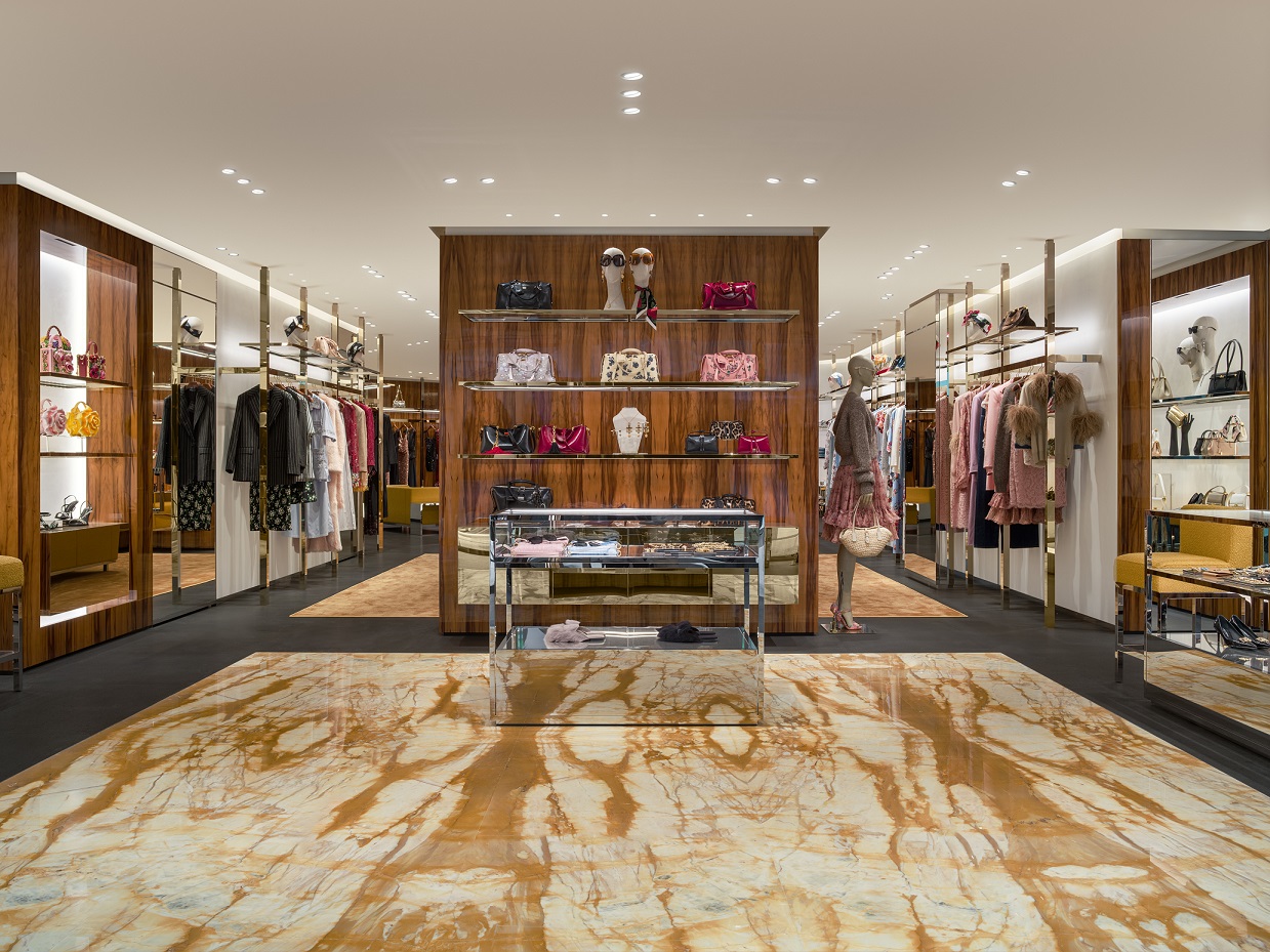 潮讯 | 杜嘉班纳上海恒隆广场精品店启幕,lululemon再度携手“上海之夏”,NOMOS Glashütte上海体验空间揭幕,PRISMA新嘉中心打造区域商业新标杆