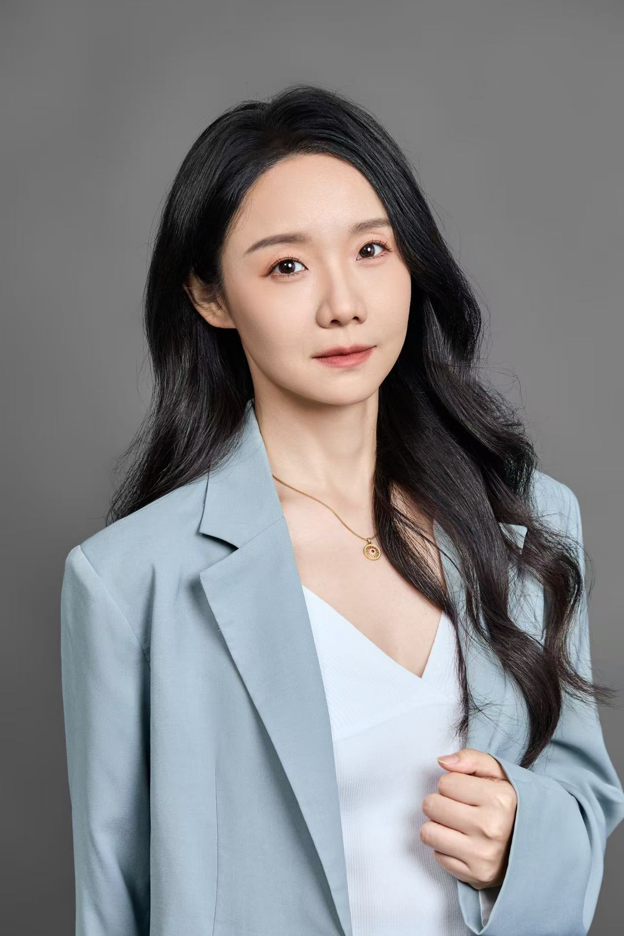 从重仓算力新基建到摩尔线程！专访盛趣资本邓琪：投资AI产业，要敢于为未来买单