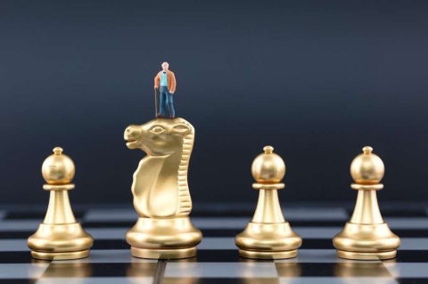 万亿金融巨头换帅!58岁贺劲松辞任中信银行副行长,掌舵中信金融资产
