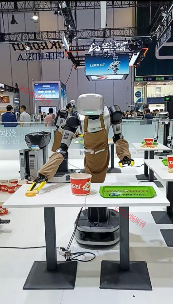 直击2026世界机器人大会：明略科技展示商服机器人AI能力